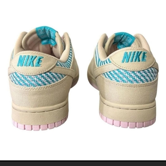 Nike Sneakers in Beige and Teal - Picture 3 of 4